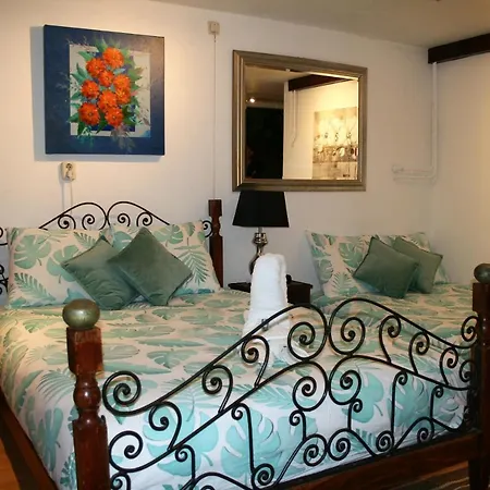 Bed & Breakfast Balay 2*